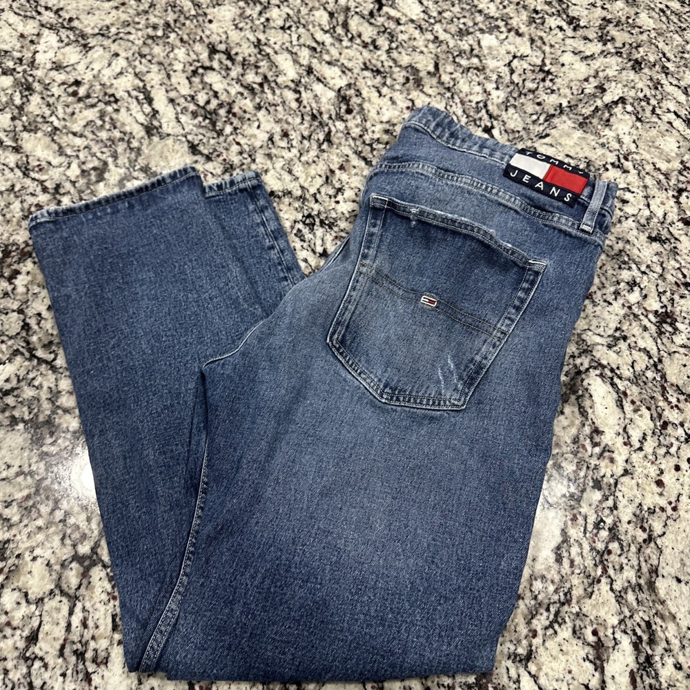 Tommy mens size 38 x 32 Dad Jeans‎ Tapered Embroidered Billboard Patch